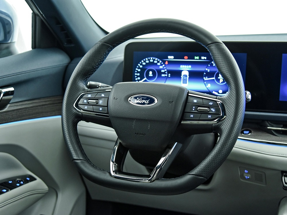 V&ocirc; lăng của Ford Equator Sport 2022 