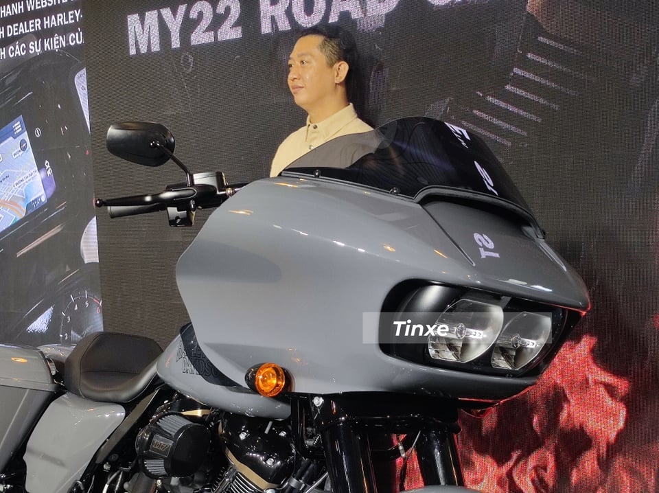 Road Glide ST 2022 v&agrave; Street Glide ST 2022 đều được h&atilde;ng xe Harley-Davidson trang bị rất nhiều đồ chơi