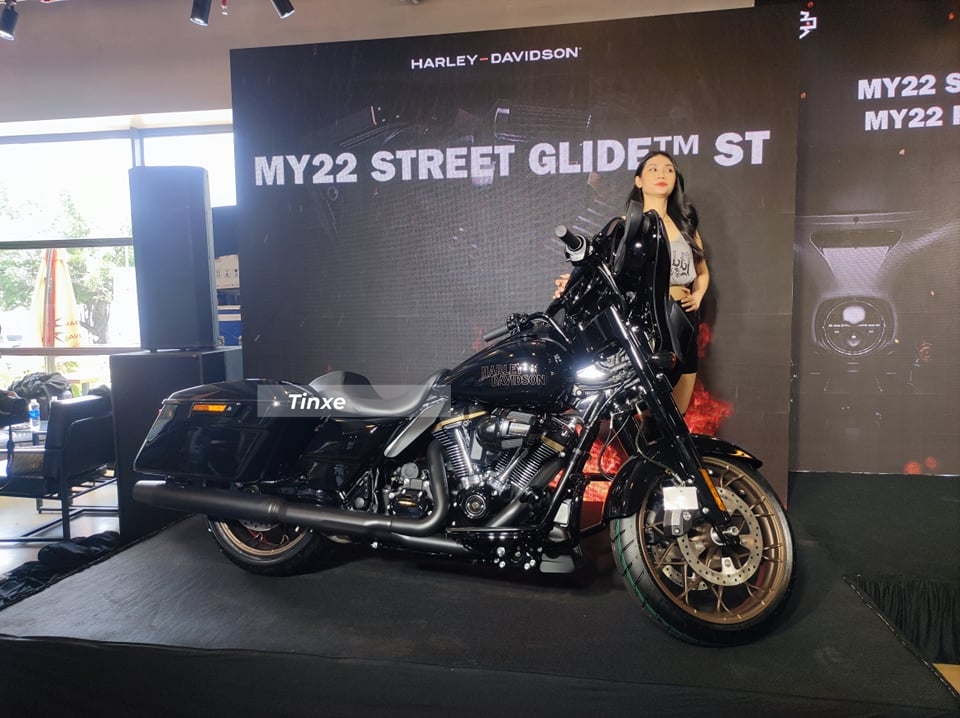 Harley-Davidson Street Glide ST 2022 c&oacute; gi&aacute; 1,219 tỷ đồng cho xe m&agrave;u đen v&agrave; chọn m&agrave;u x&aacute;m xi măng biker Việt chi th&ecirc;m 20 triệu đồng
