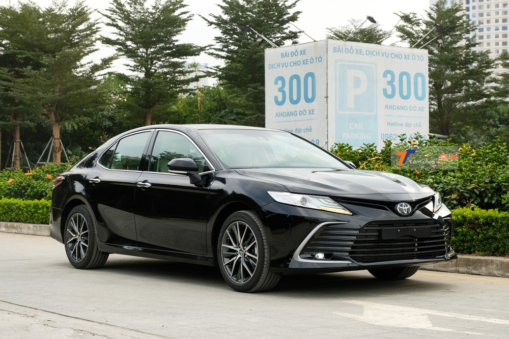 Từ 1/5, gi&aacute; b&aacute;n của Toyota Camry sẽ tăng nhiều nhất&nbsp;tới 21 triệu đồng.