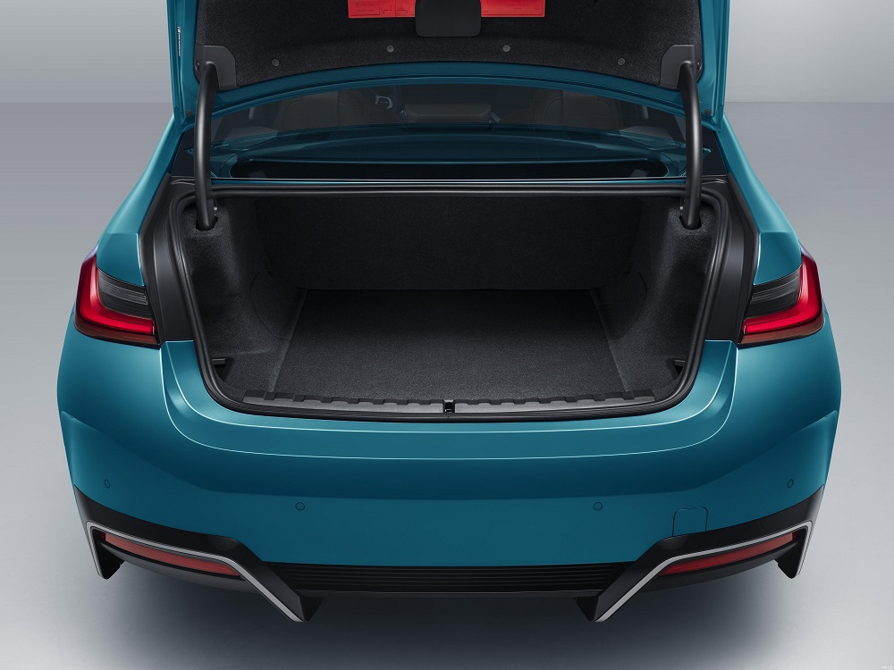 BMW i3 2022 cạnh tranh với Tesla Model 3 BMW i3 2022 cạnh tranh với Tesla Model 3