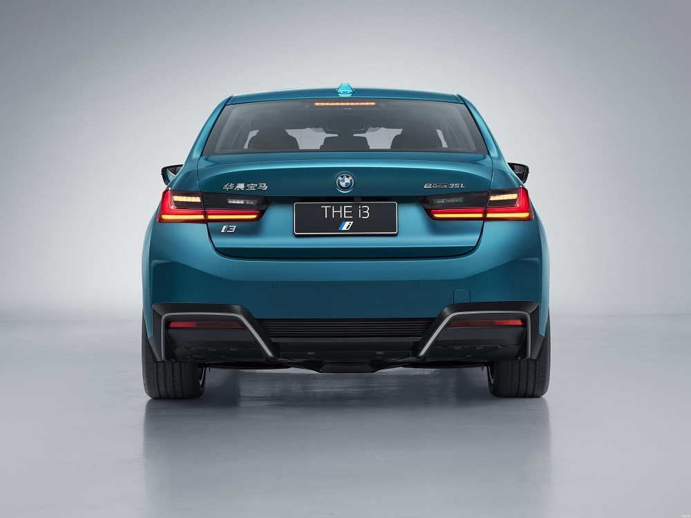 BMW i3 2022 nhìn từ phía sau BMW i3 2022 nhìn từ phía sau