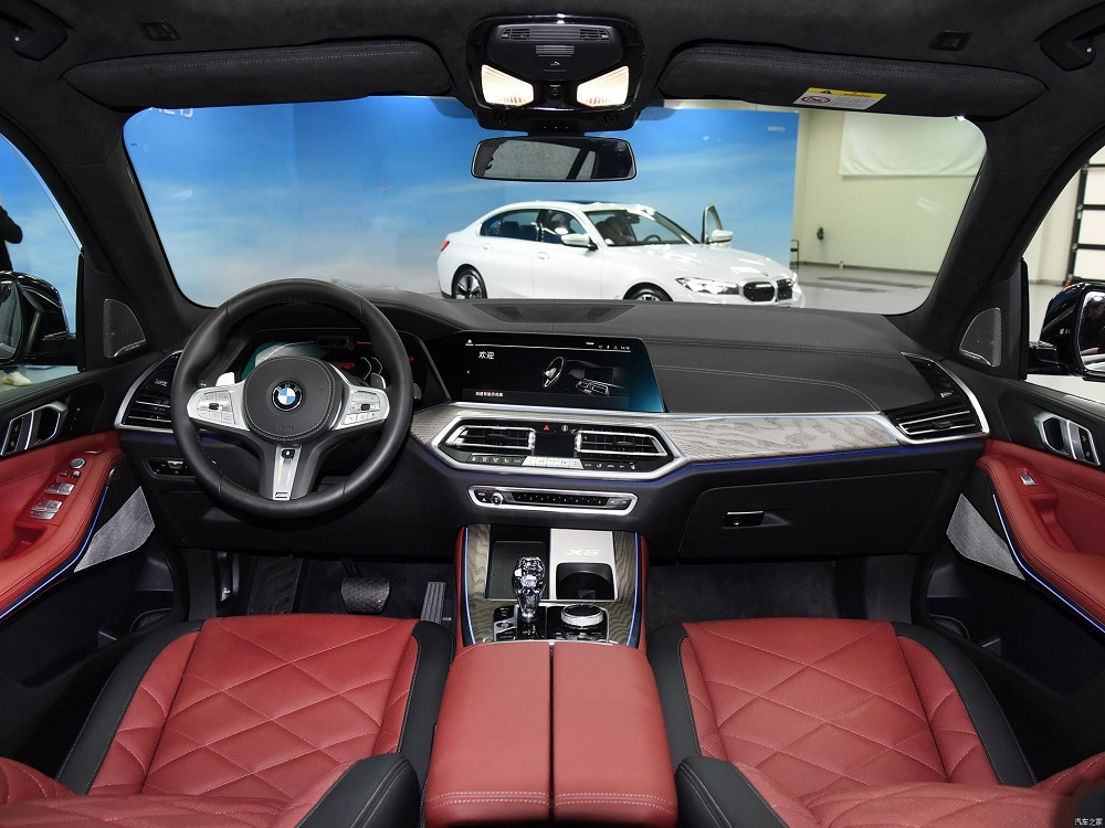 Nội thất b&ecirc;n trong BMW X5 Li 2022