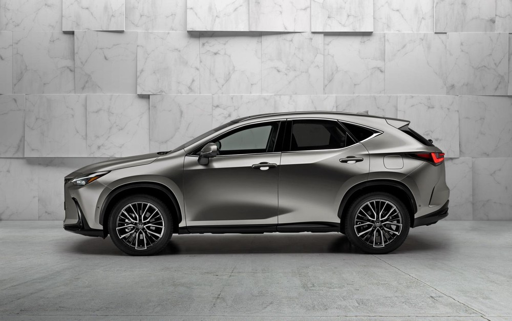 Lexus NX 2022 tăng k&iacute;ch thước so với thế hệ cũ