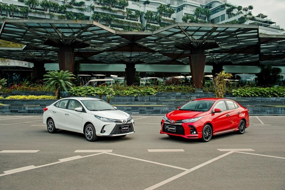 Toyota Vios l&agrave; một c&aacute;i t&ecirc;n nổi bật trong ph&acirc;n kh&uacute;c hạng B với gi&aacute; b&aacute;n dao động từ 478 - 630 triệu đồng.