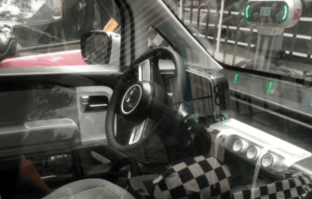 Hình ảnh chụp nội thất của Wuling AirEV trên đường thử