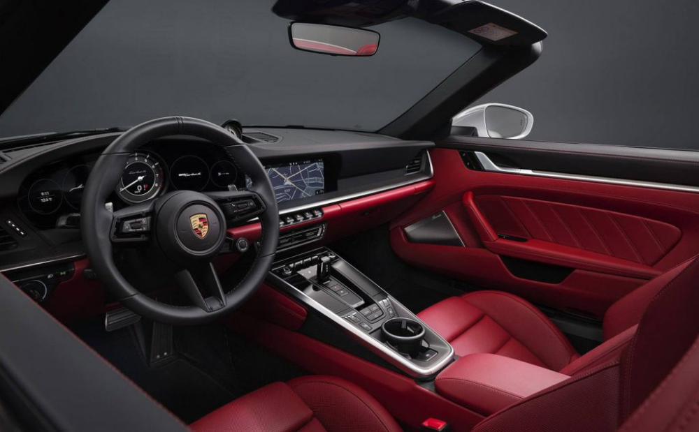 Nội thất xe Porsche 911 Turbo S Cabriolet thế hệ 992