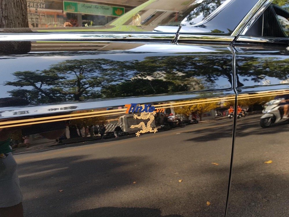 Rolls-Royce Phantom phi&ecirc;n bản Year of the Dragon mang h&agrave;m &yacute; gi&agrave;u sang, thịnh vượng v&agrave; ph&aacute;t t&agrave;i cho chủ nh&acirc;n tuổi rồng