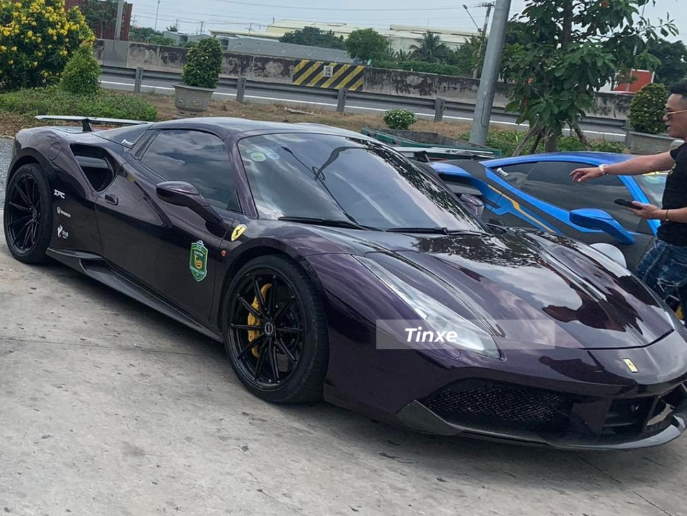 Cùng Ferrari 488 Spider là chung 1 chủ Cùng Ferrari 488 Spider là chung 1 chủ