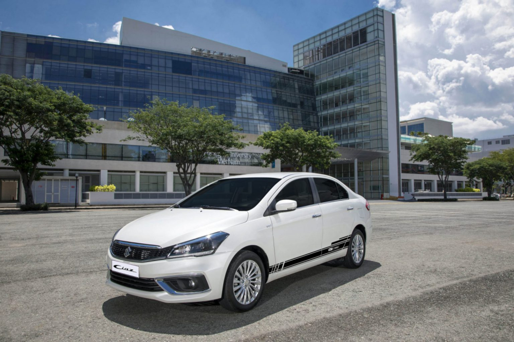 Sau gần nửa năm tạm ngừng ph&acirc;n phối để chờ phi&ecirc;n bản Euro5, Suzuki Ciaz đ&atilde; quay trở lại Việt Nam.