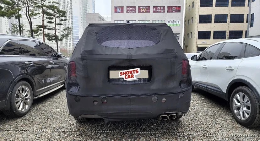 Ảnh chụp thiết kế đằng sau của Hyundai Palisade 2023 trên đường thử