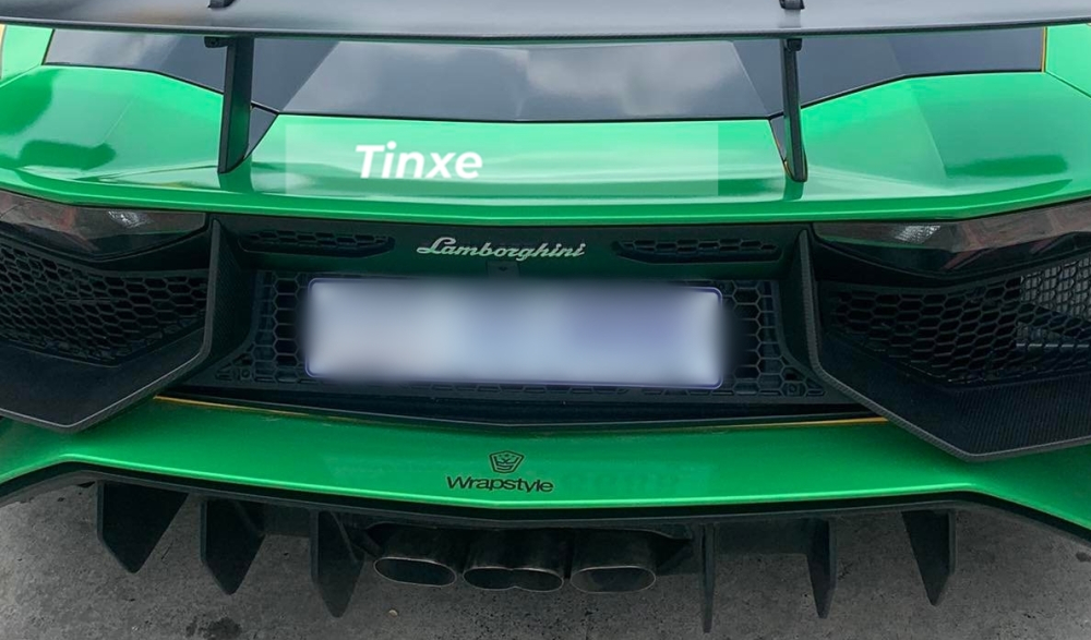 Xe đã được trang bị ống xả độ ngay khi vào Việt Nam Xe đã được trang bị ống xả độ ngay khi vào Việt Nam