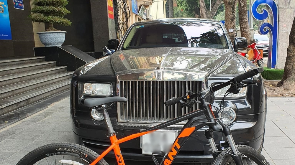 Rolls-Royce Phantom Rồng cực hiếm của Bầu Kiên tái xuất tròn 10 năm ông bầu lừng lẫy bị bắt