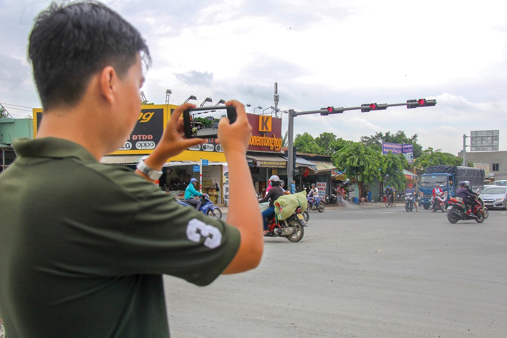 Phạt nguội các trường hợp vi phạm giao thông từ các hình ảnh, video của người dân ghi lại. Phạt nguội các trường hợp vi phạm giao thông từ các hình ảnh, video của người dân ghi lại.