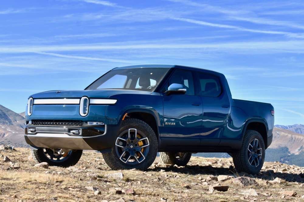 Xe b&aacute;n tải thuần điện Rivian R1T l&agrave; đối thủ của Ford F-150 Lightning