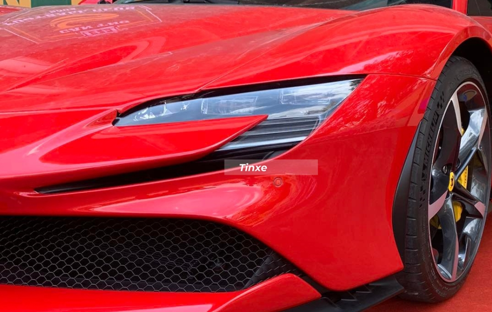 Ferrari SF90 Stradale sử dụng động cơ plug-in hybrid cho ra công suất 986 mã lực Ferrari SF90 Stradale sử dụng động cơ plug-in hybrid cho ra công suất 986 mã lực