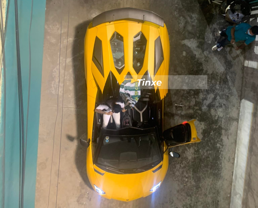 Lamborghini Aventador SV Roadster chỉ sản xuất 500 chiếc Lamborghini Aventador SV Roadster chỉ sản xuất 500 chiếc