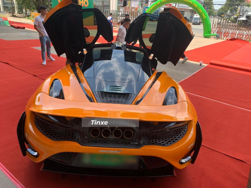McLaren 765LT nhìn từ phía sau xe