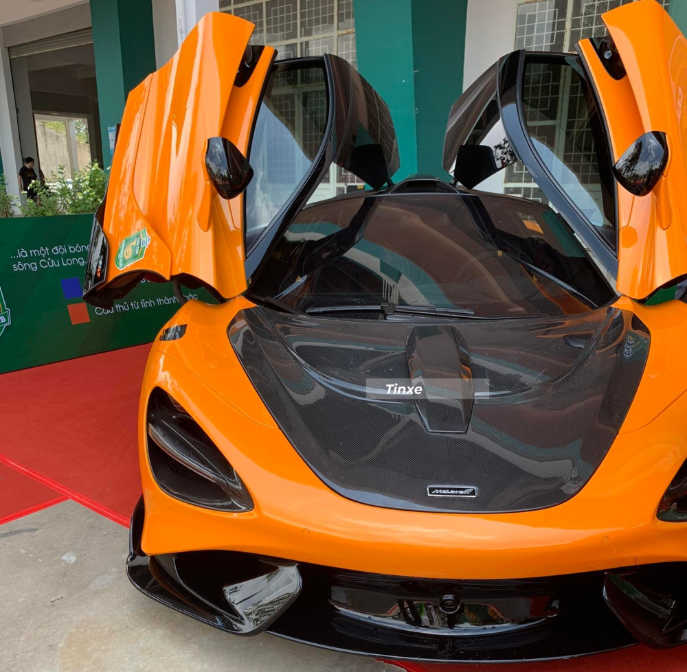 McLaren 765LT đầu tiên về nước trở nên ấn tượng với các chi tiết độ carbon từ Novitec
