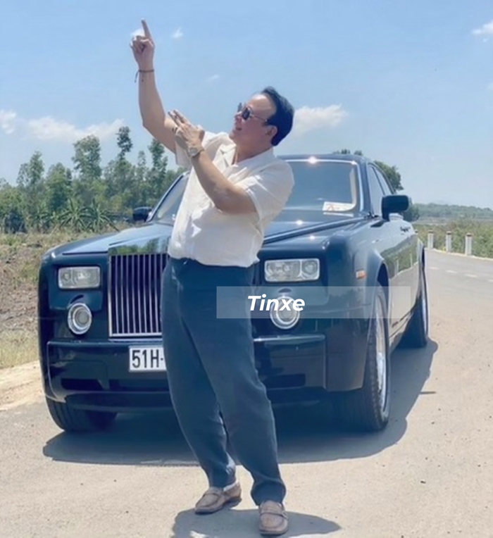 Lộ ảnh ông Đỗ Anh Dũng bên cạnh Rolls-Royce Phantom, chiếc xe mang biển số 51H nên có thể khẳng định không phải là 2 chiếc xe siêu sang từng đưa đón Seungri vào năm 2016