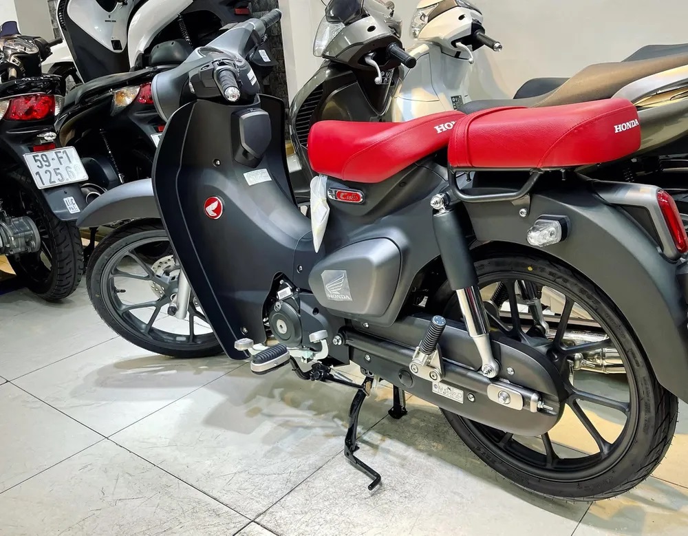 Honda Super Cub C125 Đen nh&aacute;m