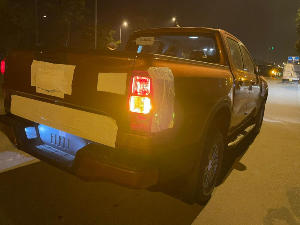Ford Ranger 2022 lại tiếp tục bị bắt gặp chạy thử trên đường phố Việt.