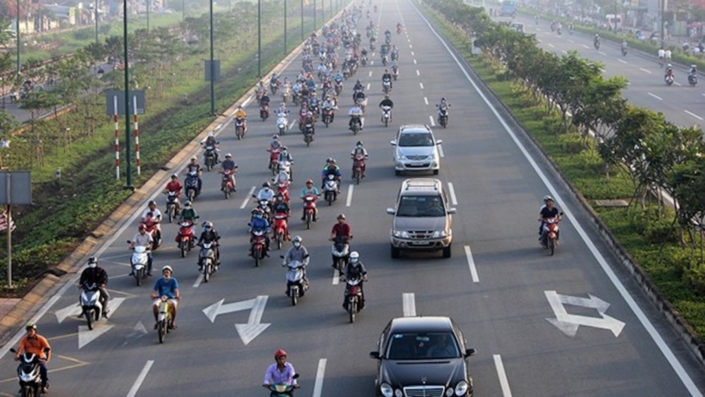 Nhiều người bị nhầm lẫn giữa lỗi sai l&agrave;n v&agrave; kh&ocirc;ng tu&acirc;n thủ vạch kẻ đường