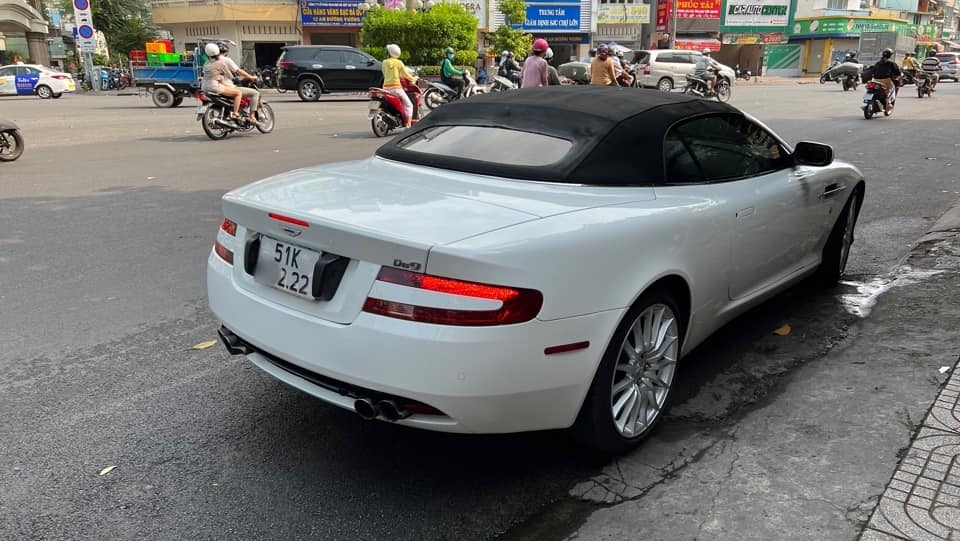 Từng thanh lý chiếc Aston Martin DB9 Volante này nhưng nay ông Đặng Lê Nguyên Vũ lại sở hữu Từng thanh lý chiếc Aston Martin DB9 Volante này nhưng nay ông Đặng Lê Nguyên Vũ lại sở hữu