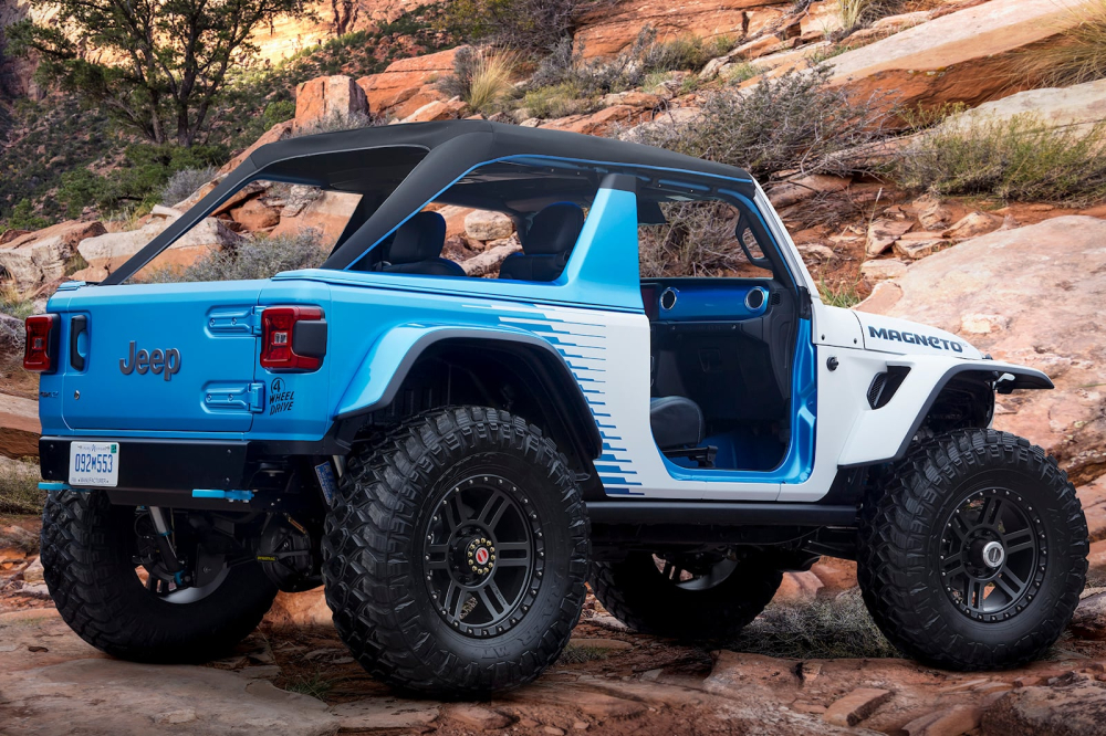 Phía sau của Jeep Wrangler Magneto 2.0 Phía sau của Jeep Wrangler Magneto 2.0