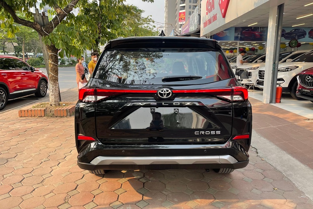 Toyota Veloz Cross 2022 có đèn trước/sau LED