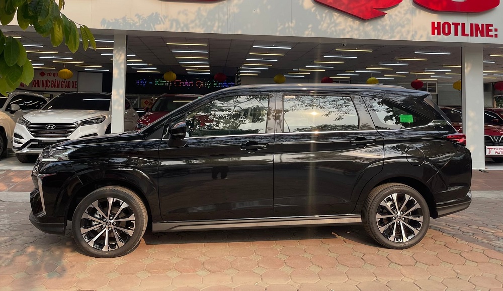 Toyota Veloz Cross 2022 dùng vành hợp kim 17 inch