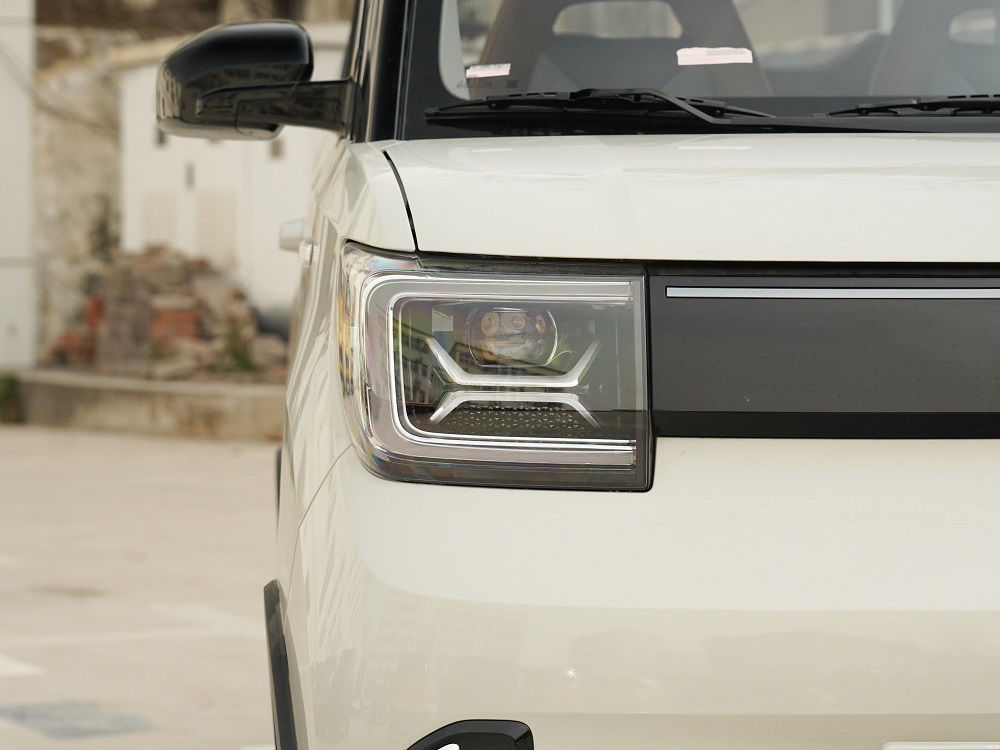 Tạo hình chữ X mới bên trong đèn pha của Wuling Hongguang Mini EV Gameboy 2022 Tạo hình chữ X mới bên trong đèn pha của Wuling Hongguang Mini EV Gameboy 2022