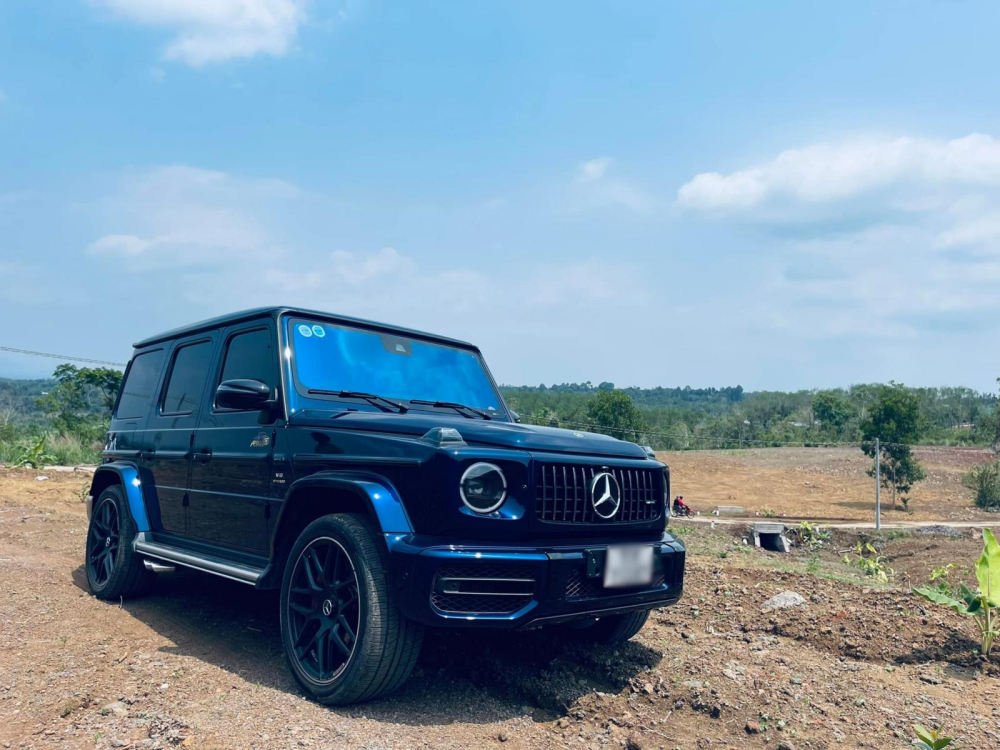 Tậu Lamborghini Urus ở nước ngo&agrave;i, doanh nh&acirc;n Việt trải nghiệm Mercedes-AMG G63 ở Việt Nam