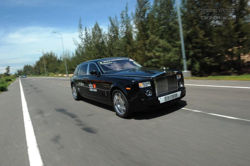 Rolls-Royce Phantom này nguyên bản mang màu đen Rolls-Royce Phantom này nguyên bản mang màu đen