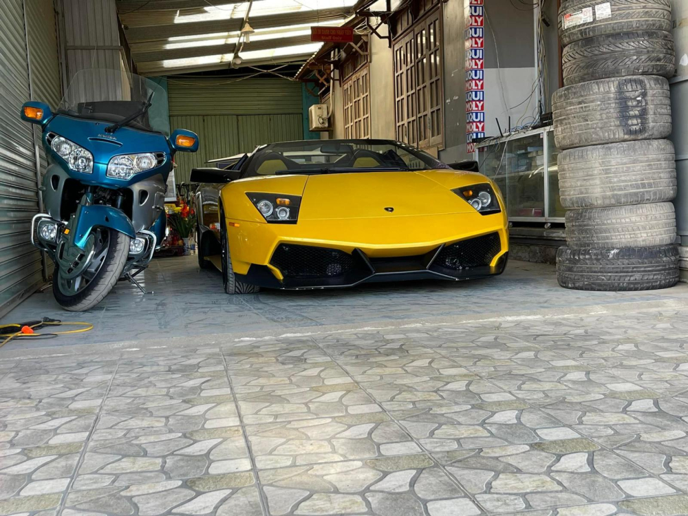 Diện mạo của chiếc si&ecirc;u xe mui trần Lamborghini Murcielago LP640-4 Roadster độc nhất Việt Nam