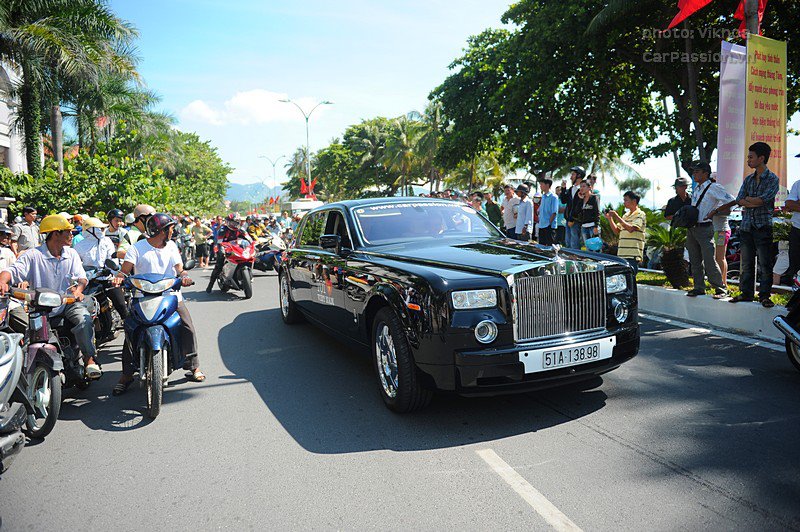 Đây là hình ảnh chiếc xe Rolls-Royce Phantom mang biển số 51A-138.98 được Minh Đây là hình ảnh chiếc xe Rolls-Royce Phantom mang biển số 51A-138.98 được Minh Nhựa cho tham dự vào hành trình Car Passion 2011