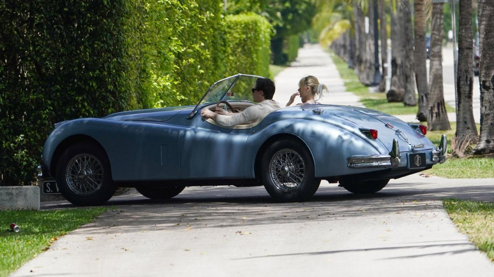 &Ocirc;ng sui bỏ 103 tỷ đồng tổ chức đ&aacute;m cưới, David Beckham trả lễ bằng chiếc Jaguar XK140 mui trần trị gi&aacute; hơn 11 tỷ đồng