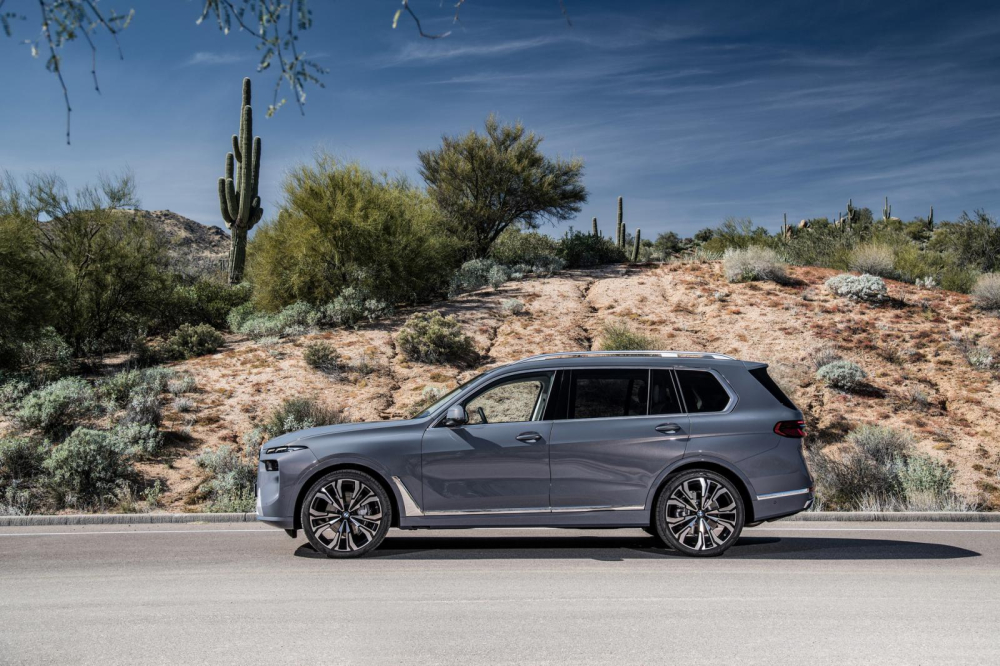 BMW X7 xDrive40i 2023 dùng động cơ xăng 6 xi-lanh