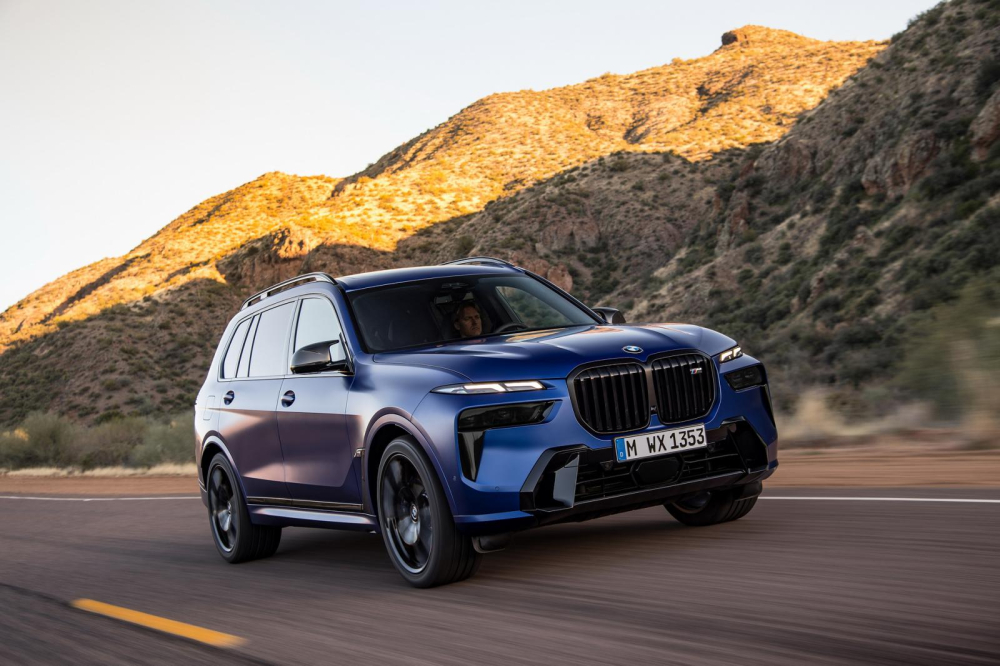 BMW X7 M60i 2023 được trang bị động cơ V8 mạnh hơn