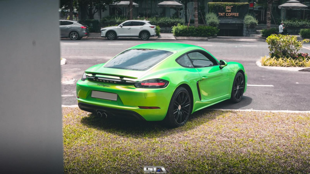 Thiết kế đu&ocirc;i xe Porsche 718 Cayman