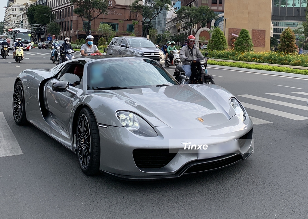 Porsche 918 Spyder hiện có giá không dưới 1,3 triệu đô la Porsche 918 Spyder hiện có giá không dưới 1,3 triệu đô la