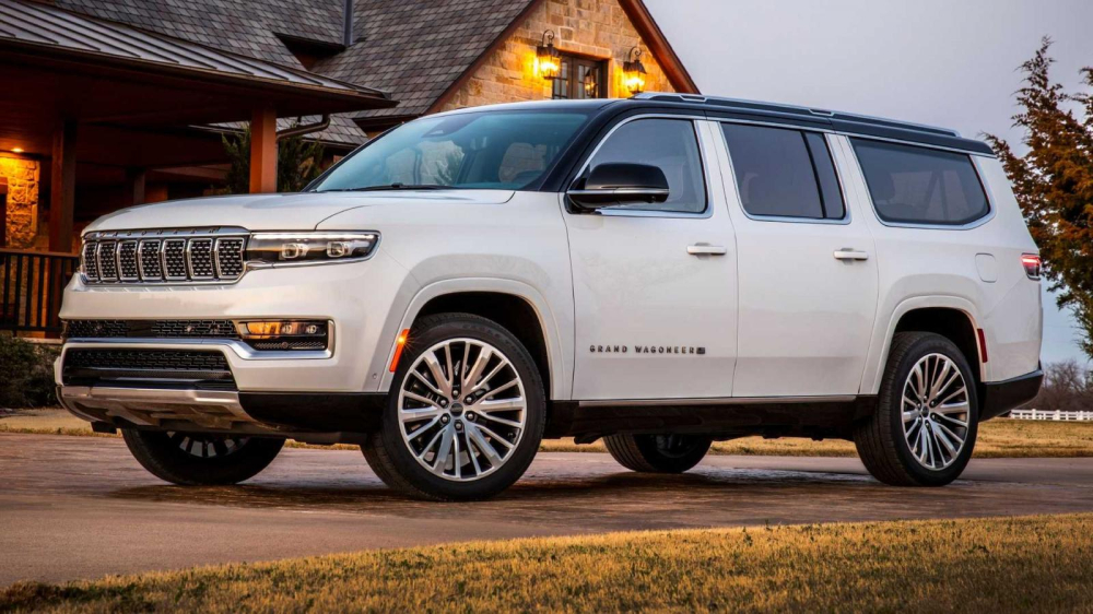 Chiều cao gầm của Grand Wagoneer L 2023 c&oacute; thể thay đổi nhờ hệ thống treo kh&iacute; n&eacute;n