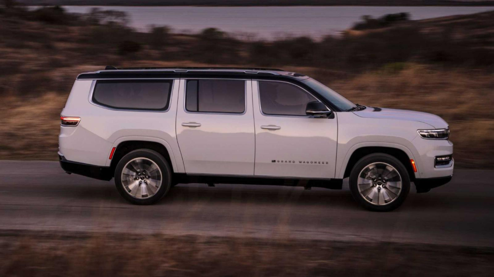 Jeep Wagoneer L v&agrave; Grand Wagoneer L 2023 l&agrave; hai mẫu SUV d&agrave;i mi&ecirc;n man