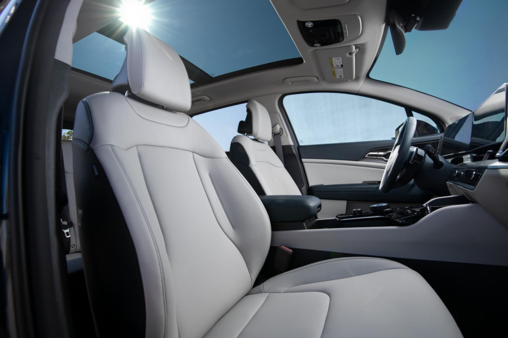 H&agrave;ng ghế trước của Kia Sportage Hybrid 2022 