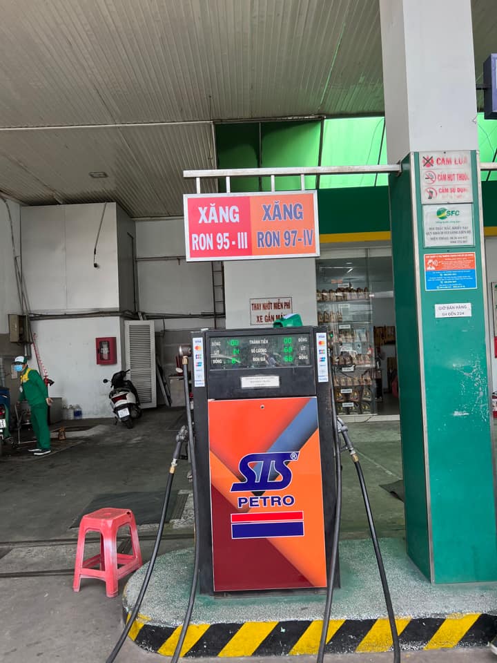Cây xăng bán xăng RON 97 trên đường Cách Mạng Tháng 8 - Điện Biên Phủ, Tp. Hồ Chí Minh Cây xăng bán xăng RON 97 trên đường Cách Mạng Tháng 8 - Điện Biên Phủ, Tp. Hồ Chí Minh