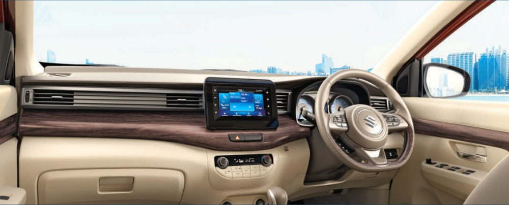 Nội thất của Suzuki Ertiga 2022 với mặt t&aacute;p-l&ocirc; giả ốp gỗ