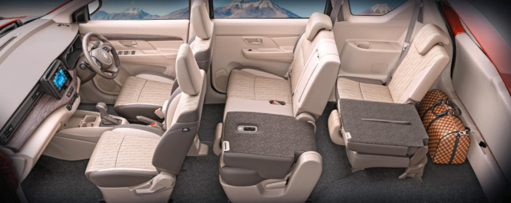 Ghế của Suzuki Ertiga 2022 bọc nỉ phối 2 m&agrave;u mới