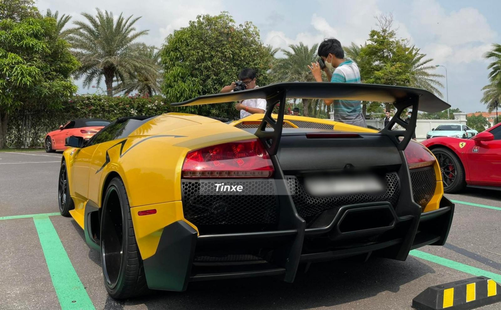 Khá thú vị là Lamborghini Murcielago LP670-4 SV không có bản mui trần Khá thú vị là Lamborghini Murcielago LP670-4 SV không có bản mui trần
