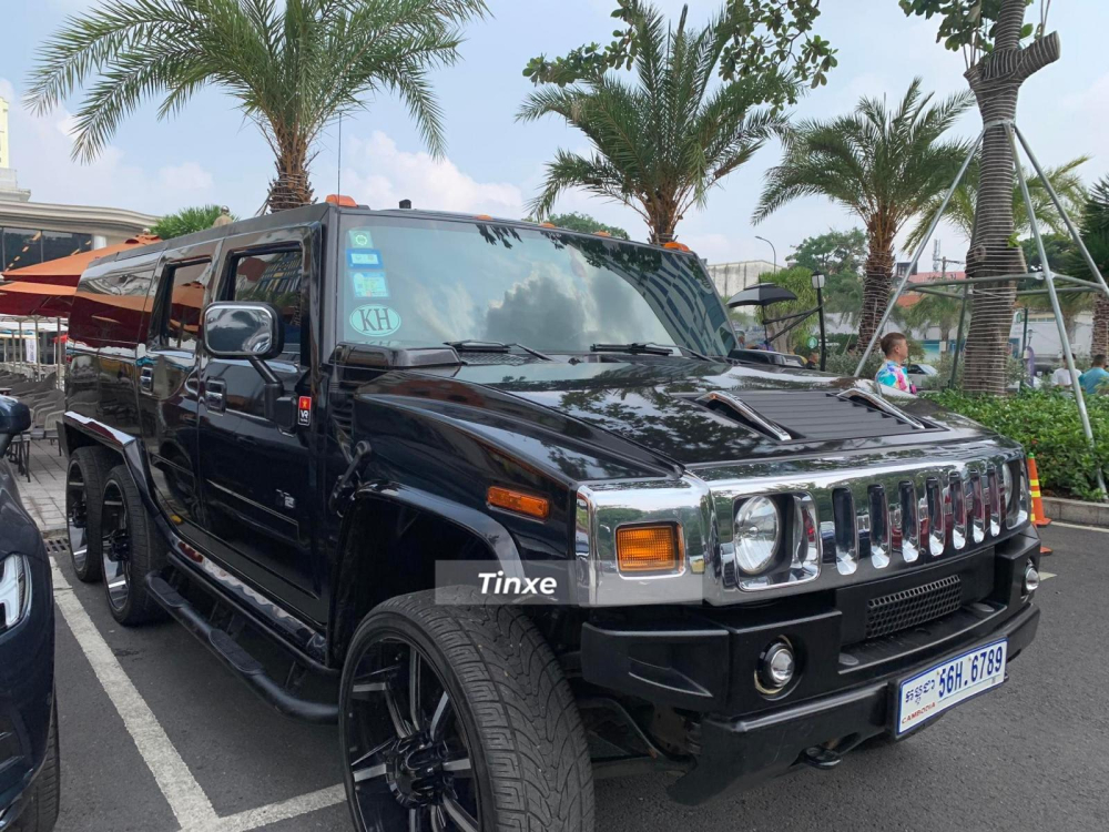 Khác với vài xe Hummer H2 đang lăn bánh tại dải đất hình chữ S, mẫu xe độ Hummer H6 Player Edition mới tham dự hành trình siêu xe có điểm nhấn chính là việc độ thành phiên bản 6x6 rất hầm hố và cá tính.