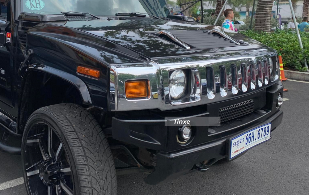 Cận cảnh biển số siêu đẹp của Hummer H6 Player Edition.